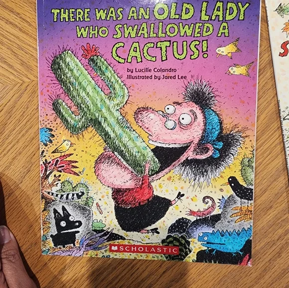 "There Was An Old Lady " Book Bundle - Picture 4 of 16